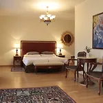 Boutique Romanza 公寓式酒店 4*