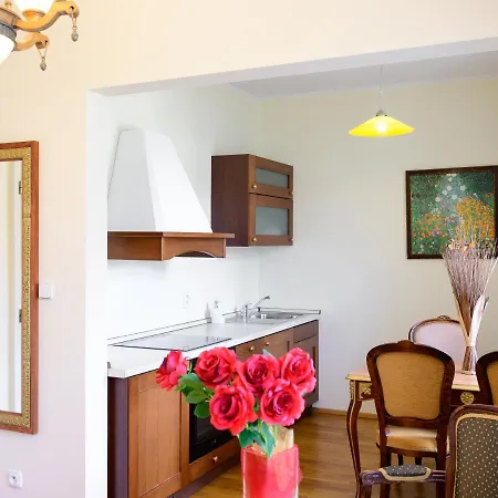 Romanza Apartahotel 4*