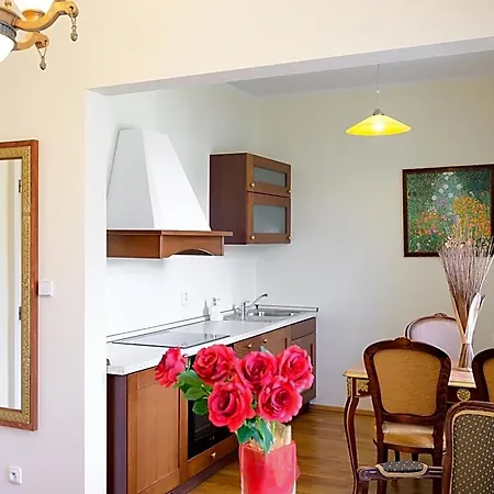 Boutique Romanza Aparthotel 4*
